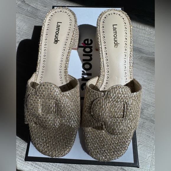 EUC Women’s Size 5.5 Larroudé Flora Mules - Picture 9 of 16